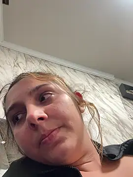 hotamanda01 online show from 05/15/26, 06:17