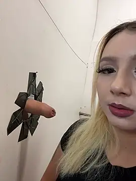 hotamanda01 online show from 01/15/26, 07:50