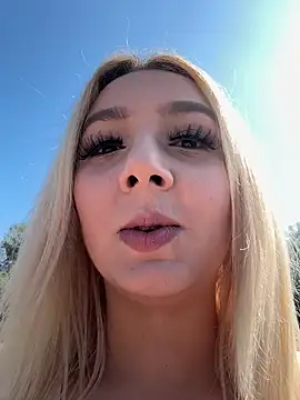 hotamanda01 online show from 02/26/26, 12:49