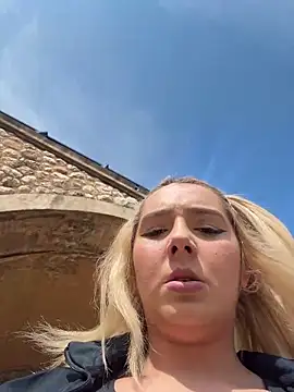 hotamanda01 online show from 02/25/26, 11:32