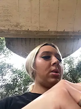 hotamanda01 online show from 12/03/25, 12:48