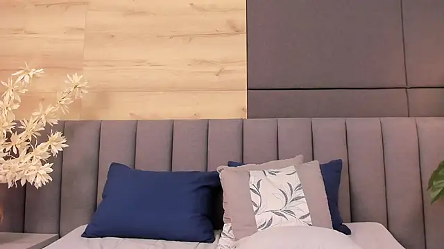 Snapshot of KiimCollins chatting on 11/15/25, 09:19 KiimCollins online show from 11/15/25, 09:19