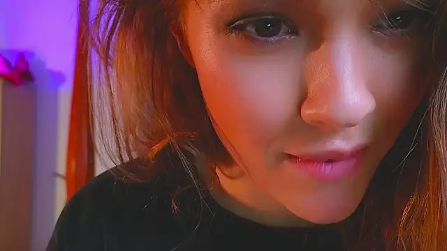 Snapshot of DemiDee chatting on 12/10/24, 02:39 DemiDee online show from 12/10/24, 02:39