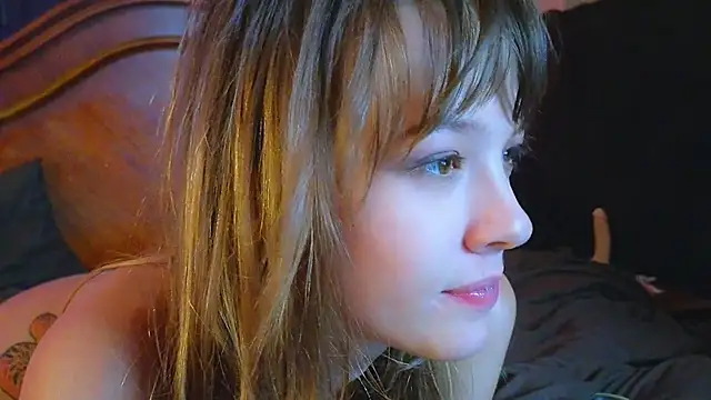 Snapshot of DemiDee chatting on 02/09/25, 12:41 DemiDee online show from 02/09/25, 12:41