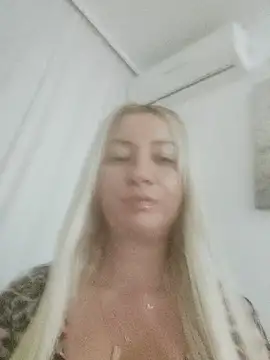 Snapshot of visnjica chatting on 11/18/25, 05:05 visnjica online show from 11/18/25, 05:05