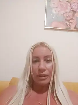 Snapshot of visnjica chatting on 09/15/25, 09:15 visnjica online show from 09/15/25, 09:15
