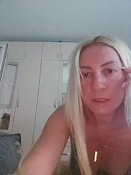 Snapshot of visnjica chatting on 07/15/26, 09:44 visnjica online show from 07/15/26, 09:44