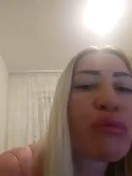 Snapshot of visnjica chatting on 03/15/25, 10:22 visnjica online show from 03/15/25, 10:22