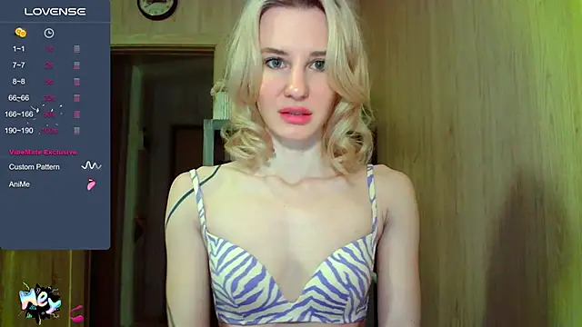 Snapshot of Caramel_piegirl chatting on 02/25/25, 07:06 Caramel piegirl online show from 02/25/25, 07:06