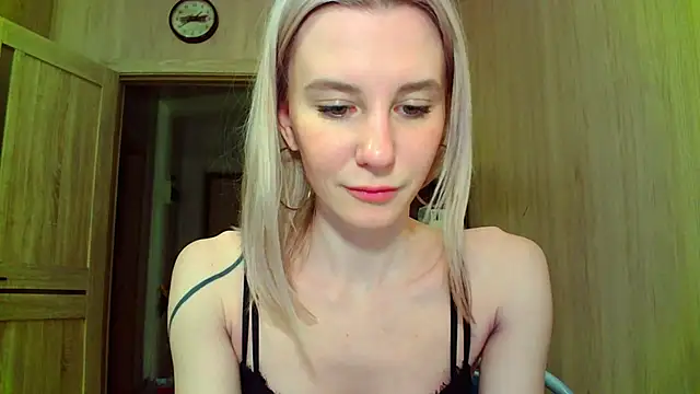 Snapshot of Caramel_piegirl chatting on 02/15/25, 11:03 Caramel piegirl online show from 02/15/25, 11:03