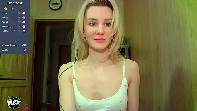 Snapshot of Caramel_piegirl chatting on 02/17/25, 05:34 Caramel piegirl online show from 02/17/25, 05:34