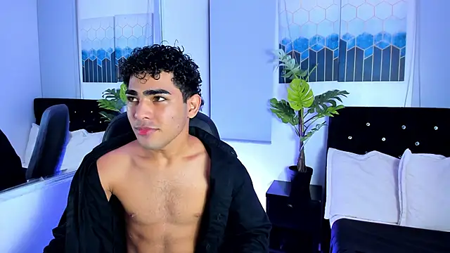 Snapshot of LucasCarterr chatting on 03/01/25, 03:43 LucasCarterr online show from 03/01/25, 03:43