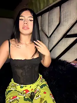 Laura-Khalifa online show from 05/10/26, 06:06