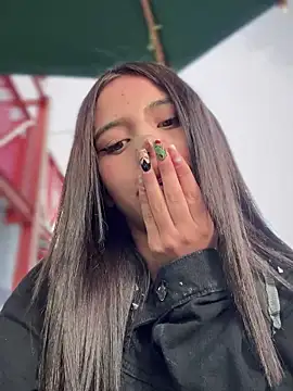 Laura-Khalifa online show from 03/16/25, 10:53