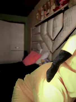 Laura-Khalifa online show from 09/15/25, 05:52