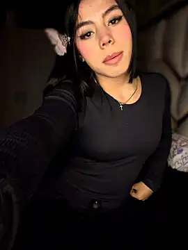 Laura-Khalifa online show from 04/22/26, 04:41