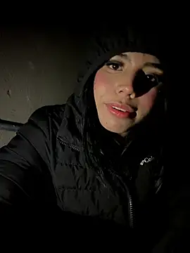 Laura-Khalifa online show from 05/16/26, 06:23