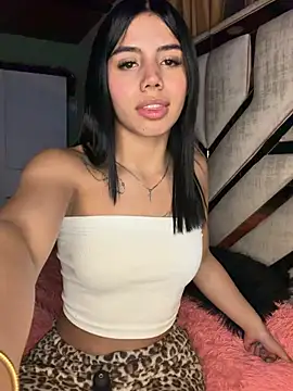 Laura-Khalifa online show from 02/05/26, 07:26