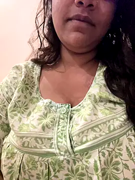 Snapshot of sinnerlady chatting on 10/31/25, 04:25 sinnerlady online show from 10/31/25, 04:25