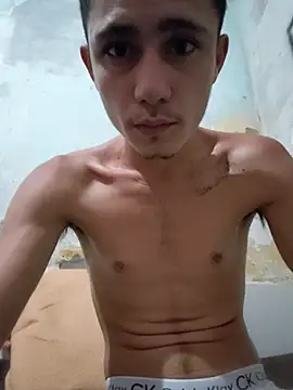 Snapshot of shuelldin chatting on 10/31/25, 01:02 shuelldin online show from 10/31/25, 01:02