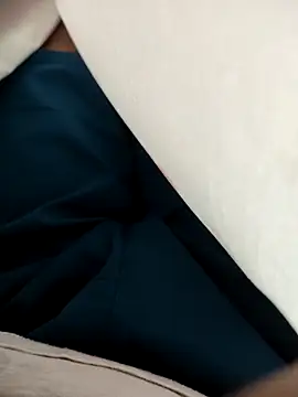 Snapshot of Tamil_small_cock chatting on 03/18/25, 07:22 Tamil small cock online show from 03/18/25, 07:22