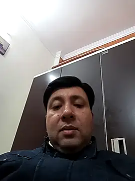 innocentboy1987 online show from 02/15/25, 05:09