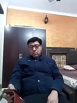 innocentboy1987 online show from 02/16/25, 04:31