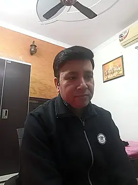 innocentboy1987 online show from 01/12/26, 05:03