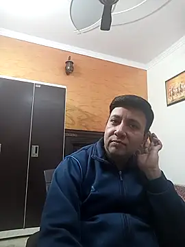 innocentboy1987 online show from 12/17/25, 05:23