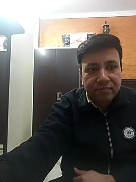 innocentboy1987 online show from 12/22/25, 05:18