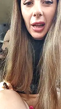 Snapshot of risky_emma_perfect02 chatting on 02/27/25, 08:02 risky emma perfect02 online show from 02/27/25, 08:02