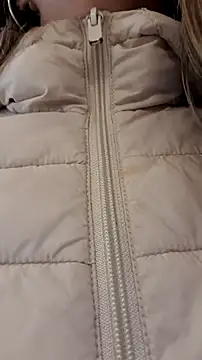 Snapshot of risky_emma_perfect02 chatting on 02/13/25, 11:17 risky emma perfect02 online show from 02/13/25, 11:17