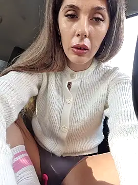 Snapshot of risky_emma_perfect02 chatting on 02/07/25, 08:33 risky emma perfect02 online show from 02/07/25, 08:33