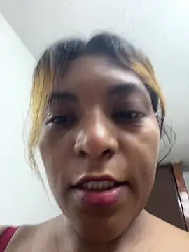 nicollesofia2 online show from 05/20/26, 04:20