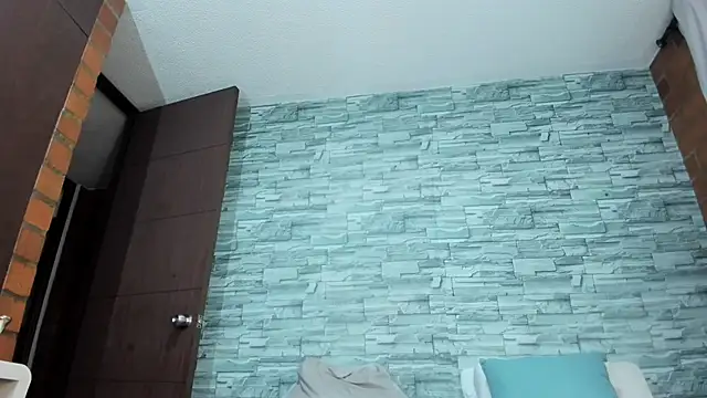 nicollesofia2 online show from 03/17/25, 11:46