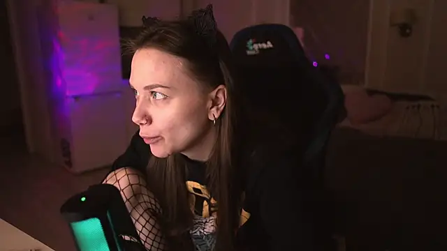 Snapshot of alexa_feels_ chatting on 03/15/25, 06:43 alexa feels online show from 03/15/25, 06:43