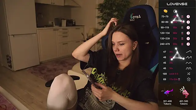 Snapshot of alexa_feels_ chatting on 10/09/25, 03:34 alexa feels online show from 10/09/25, 03:34