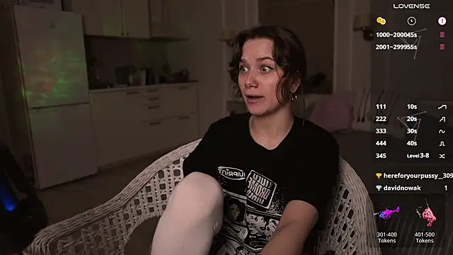 Snapshot of alexa_feels_ chatting on 02/14/25, 08:59 alexa feels online show from 02/14/25, 08:59