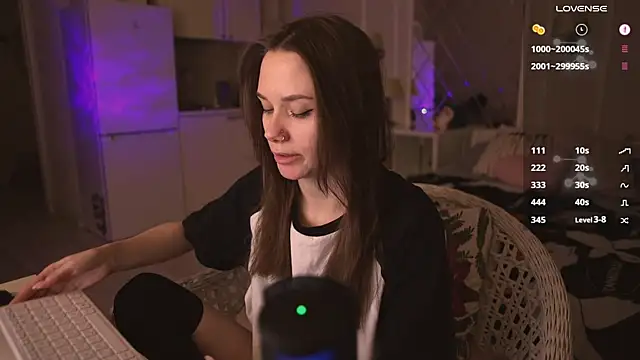 Snapshot of alexa_feels_ chatting on 02/20/25, 09:53 alexa feels online show from 02/20/25, 09:53