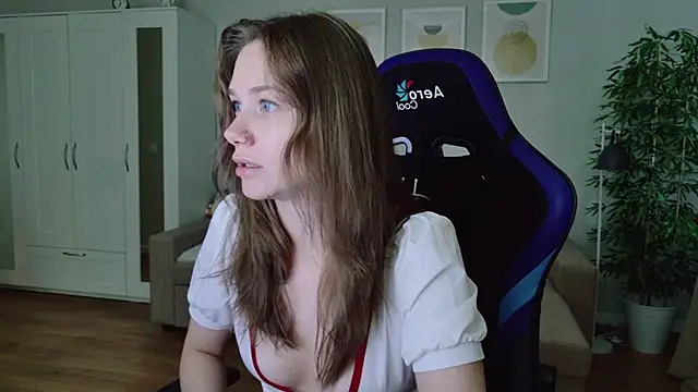 Snapshot of alexa_feels_ chatting on 06/28/26, 04:24 alexa feels online show from 06/28/26, 04:24