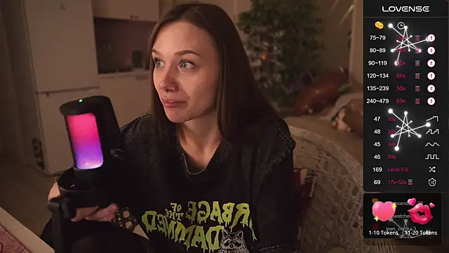 Snapshot of alexa_feels_ chatting on 09/20/25, 07:41 alexa feels online show from 09/20/25, 07:41