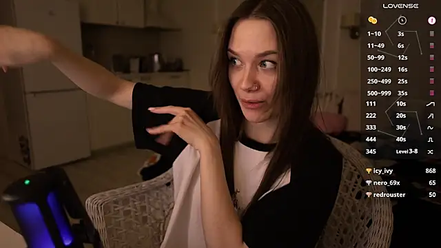 Snapshot of alexa_feels_ chatting on 02/22/25, 06:30 alexa feels online show from 02/22/25, 06:30