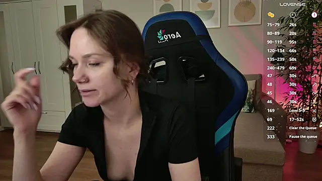 Snapshot of alexa_feels_ chatting on 04/02/26, 04:02 alexa feels online show from 04/02/26, 04:02
