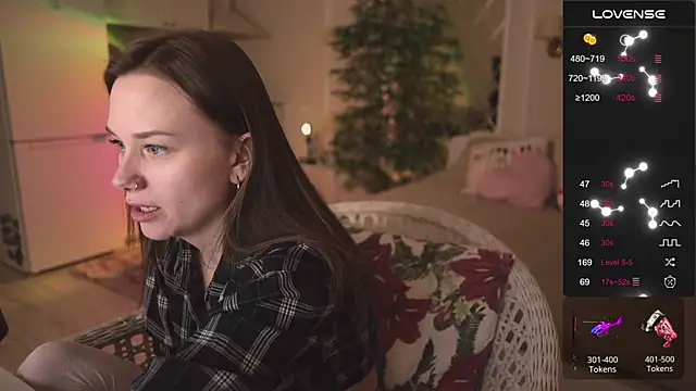 Snapshot of alexa_feels_ chatting on 11/14/25, 05:16 alexa feels online show from 11/14/25, 05:16