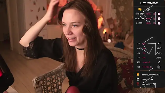 Snapshot of alexa_feels_ chatting on 12/13/25, 08:04 alexa feels online show from 12/13/25, 08:04