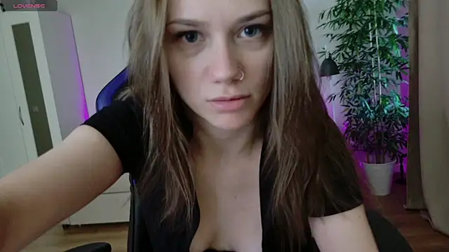 Snapshot of alexa_feels_ chatting on 05/09/26, 04:32 alexa feels online show from 05/09/26, 04:32