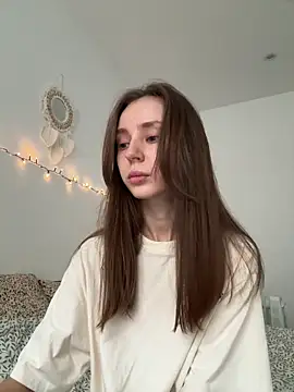 RosieMills online show from 12/16/25, 03:27