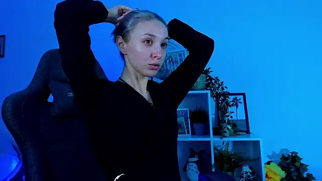 PhilippaAdamas online show from 02/12/25, 02:43