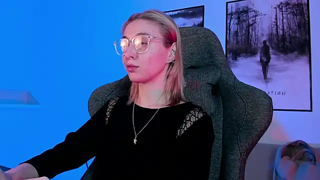 PhilippaAdamas online show from 03/06/25, 08:52