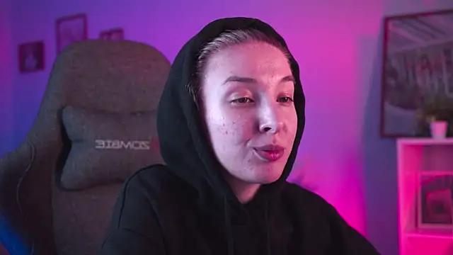 PhilippaAdamas online show from 02/23/25, 09:00